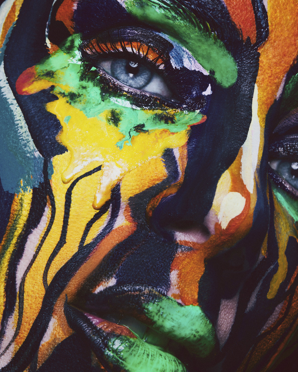 SimoneSimons_painted_34877_16_9_